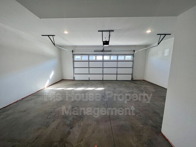Building Photo - 4125 24th Street Rd