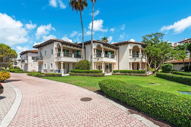 Building Photo - 15512 Fisher Island Dr