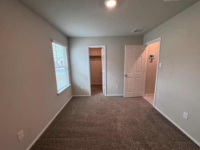 Building Photo - 1104 Prairie Clover Rd