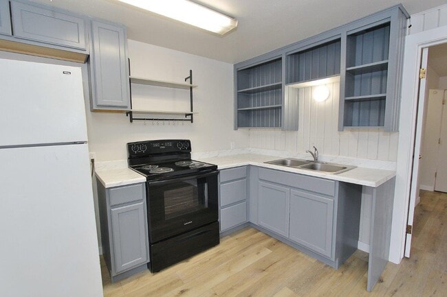 Building Photo - 816 S Washington Ave