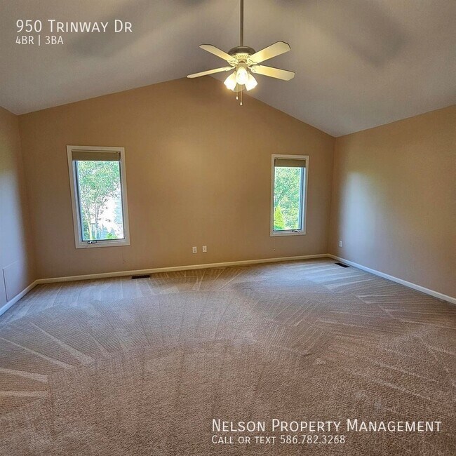 Building Photo - 950 Trinway Rd