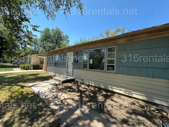 Building Photo - $925 - 2 bed 1 bath - Single Family Home
