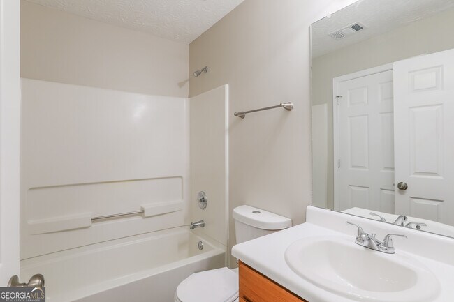 Building Photo - 6578 Carriage Ln