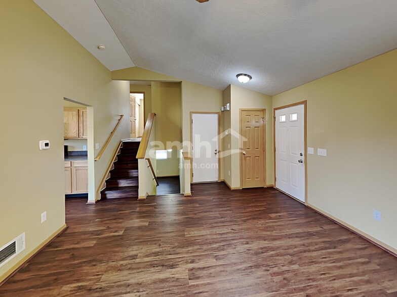 Building Photo - 818 Bent Oak Dr