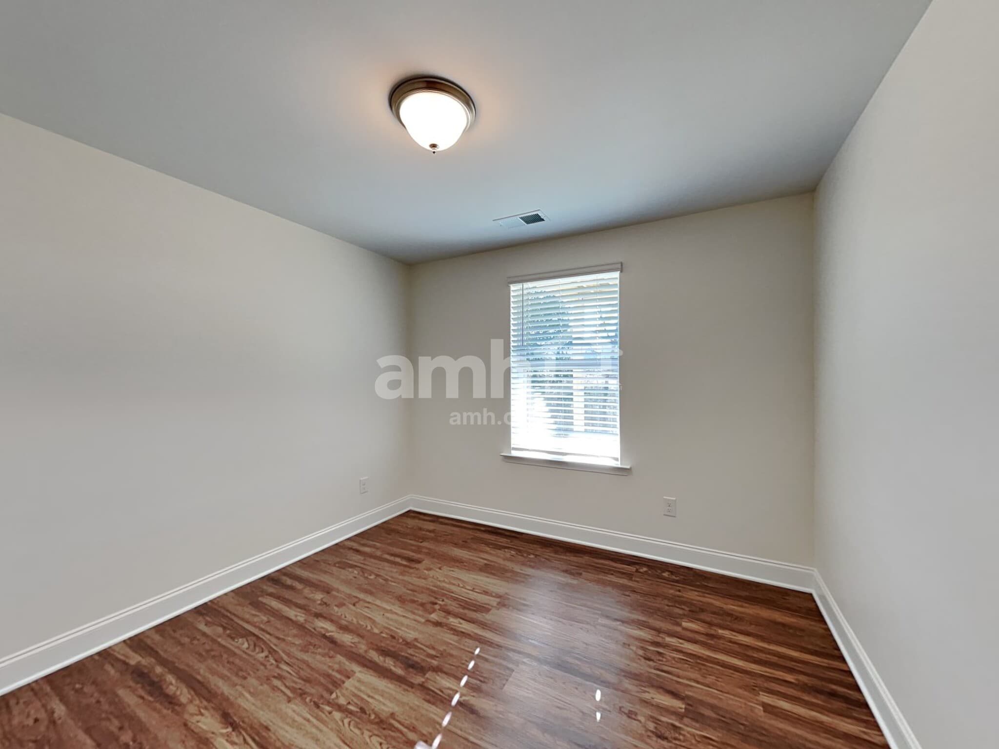 Building Photo - 185 Larragan Dr