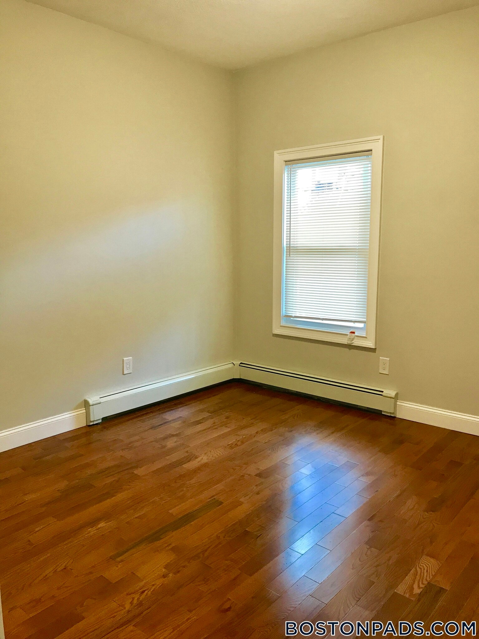 Building Photo - 12 Chelsea St