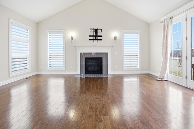 Building Photo - 8057 Pleasant Dr