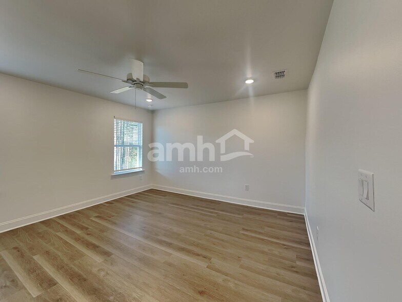 Building Photo - 1548 Aquamarine Dr