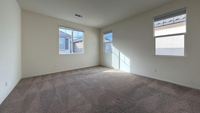 Building Photo - 646 S Brampton Ave