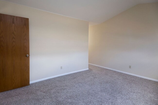 Building Photo - Home backing to foothills