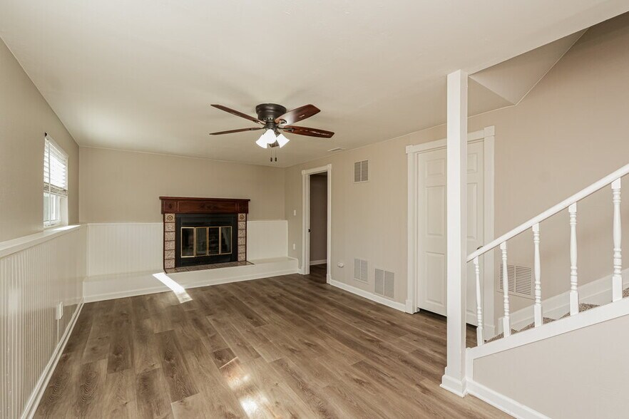 Building Photo - 4945 Manzana Dr