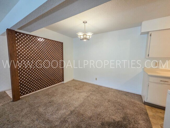 Building Photo - Summer Leasing Special: $995/month 2 Bed, 2 Bath Condo with Pool Access in Clive