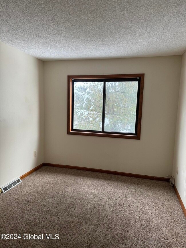 Building Photo - 103 Stone Ridge Ct