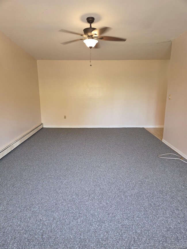 Building Photo - 267 N Newbridge Rd