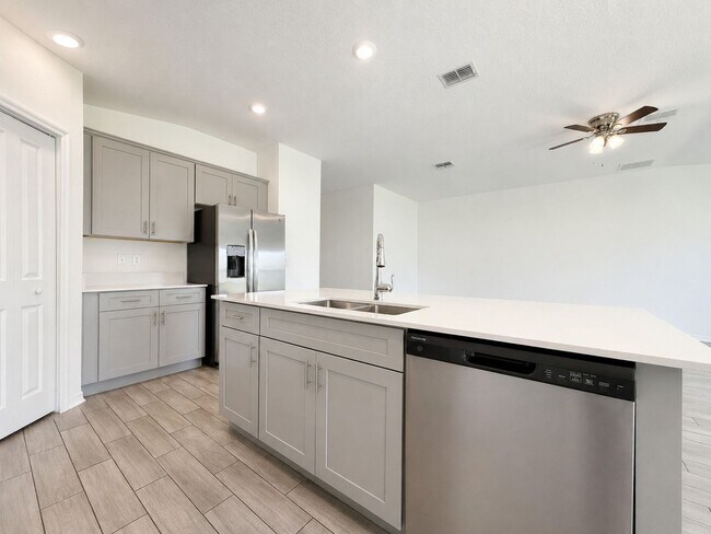 Building Photo - Live exceptionally in this 4Bedroom / 2Bath home in Daytona’s Preserve at LPGA!
