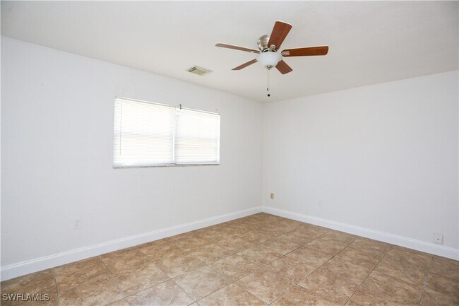 Building Photo - 861 San Remo Ave