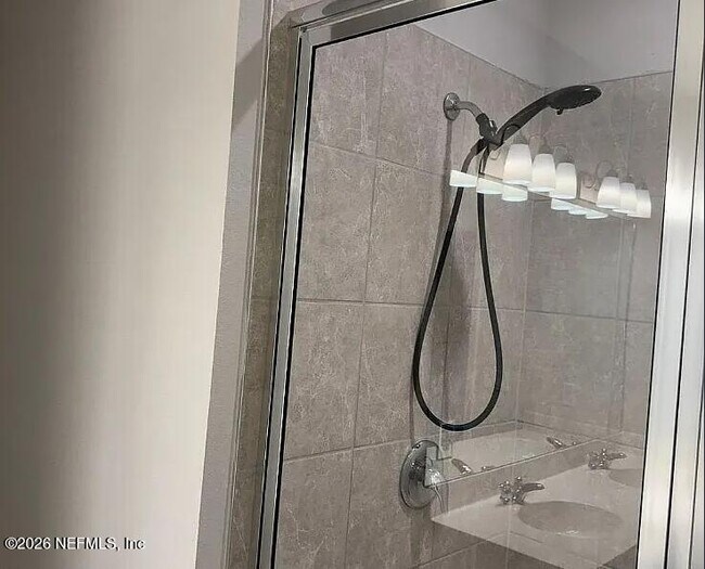 Building Photo - 378 Brandon Lks Dr