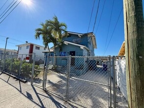 Building Photo - Renovated Large 3 Bed 1 Bath Unit Available For Rent Located In Little Havana.
