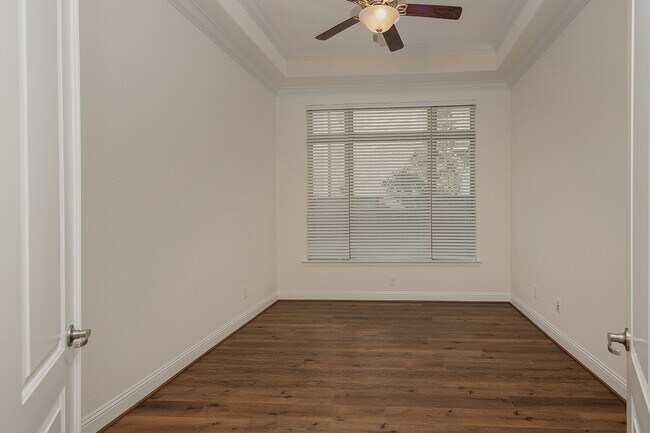 Building Photo - 46 Caprice Bend Pl