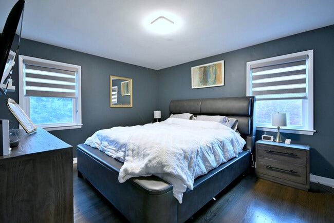 Building Photo - 2307 Edna Ave