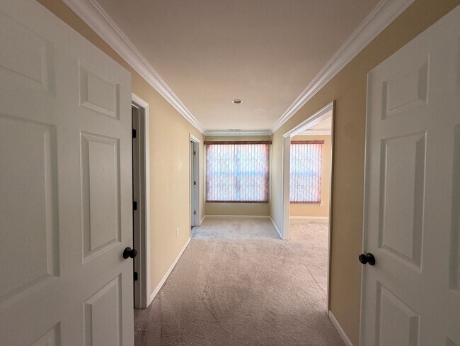 Building Photo - 87 Timberhill Dr