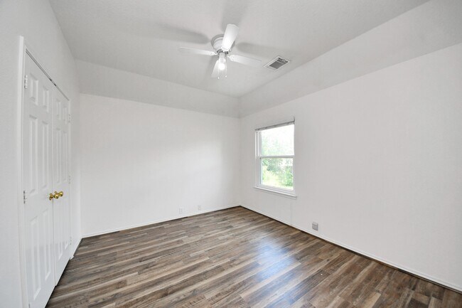 Building Photo - 20510 Pioneer Bend Ct
