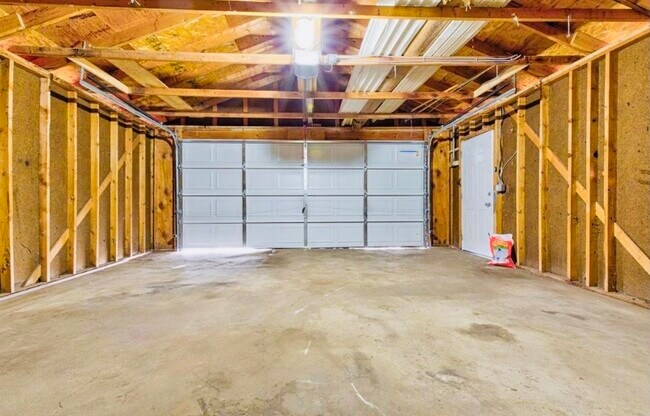 2 car garage with automatic opener - 3547 Avenue A