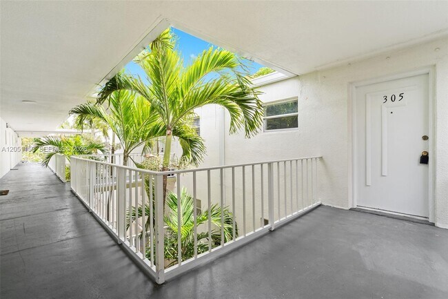 Building Photo - 4215 N University Dr