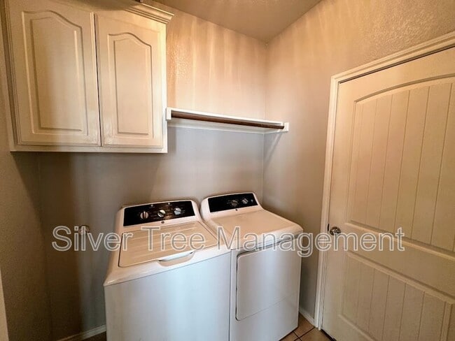 Building Photo - 420 Donagon Ct