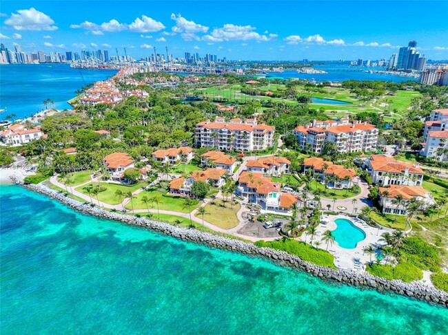 Building Photo - 15723 Fisher Island Dr