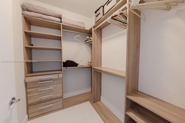 Building Photo - 17001 Collins Ave