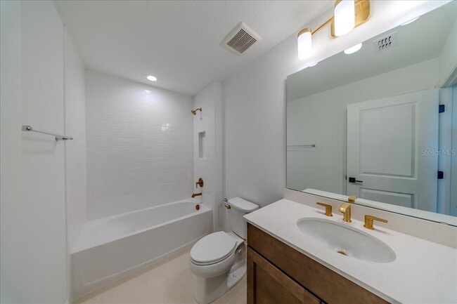 Building Photo - 1850 Falconhurst Ln