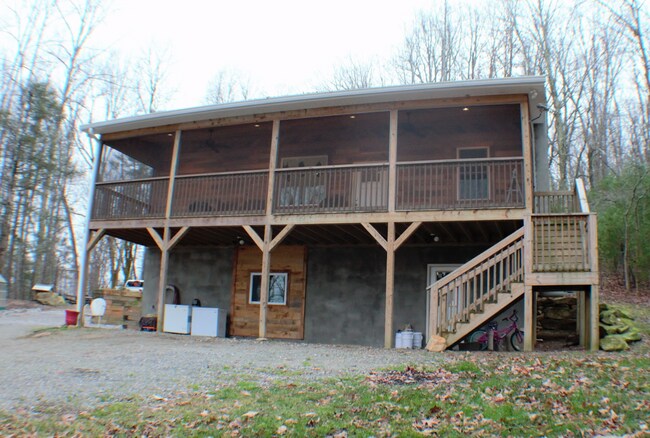 Building Photo - 156 Walnut Heights Ln