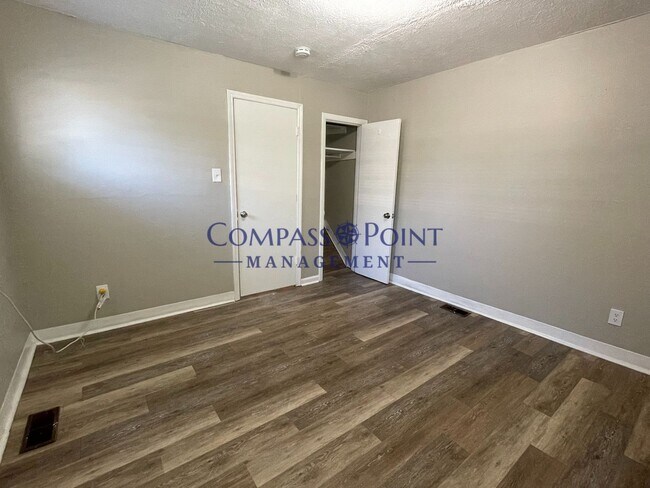Building Photo - 544 Pemberton St