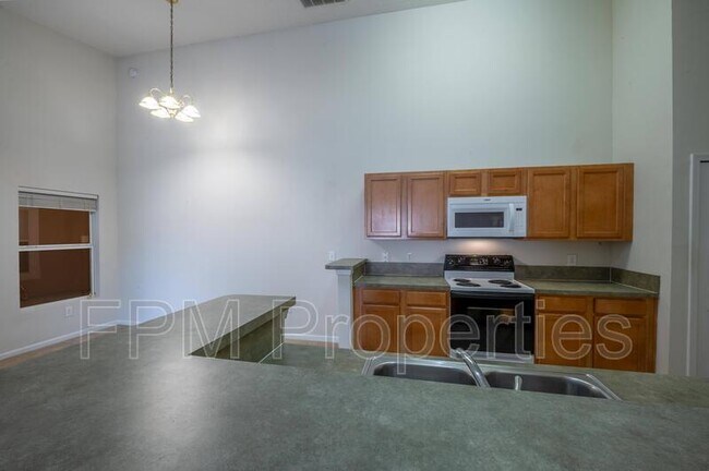 Building Photo - 9505 Armelle Way
