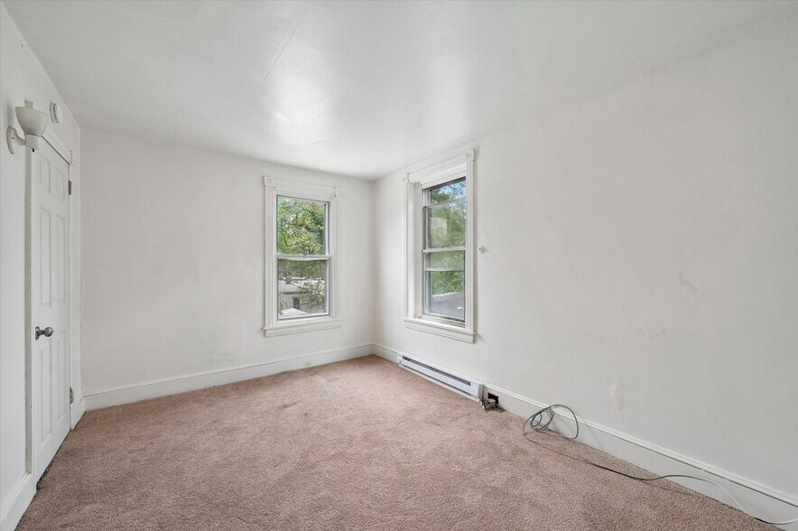 Building Photo - 1147 Potter St