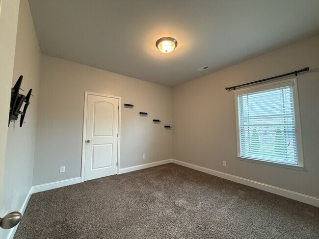 Building Photo - 20 Crimson Cloud SW