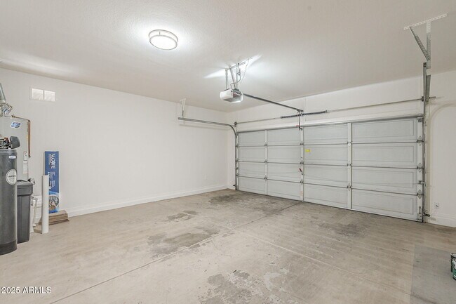 Building Photo - 40035 N Patriot Way