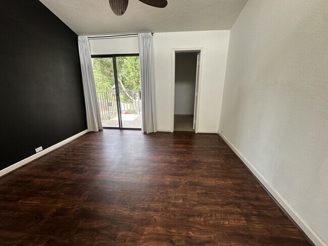 Building Photo - Point South Mountain; Located in the highly desirable Point South Mountain Community, resort styl...