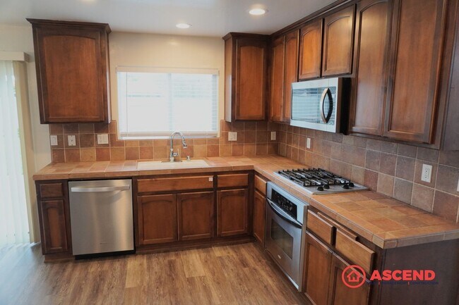 Building Photo - Corner Home Located in the Southwest!