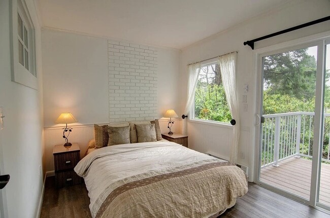 Building Photo - Charming Downtown Gig Harbor Retreat