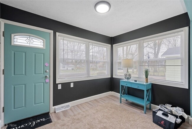 Building Photo - 27279 Dunford Rd