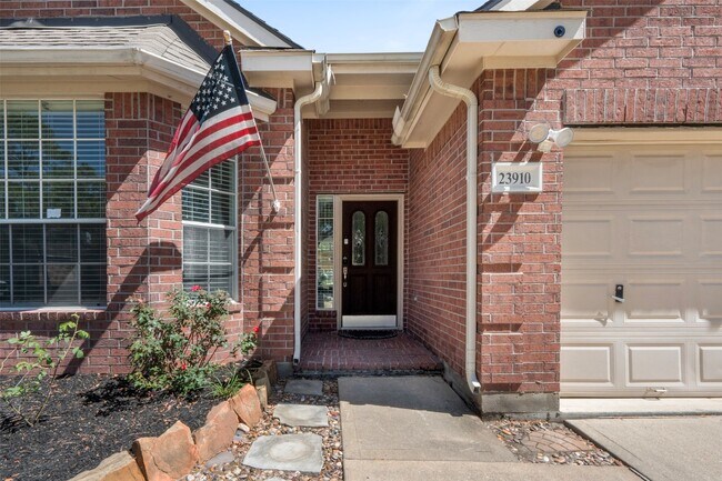 Building Photo - 23910 River Pl Dr