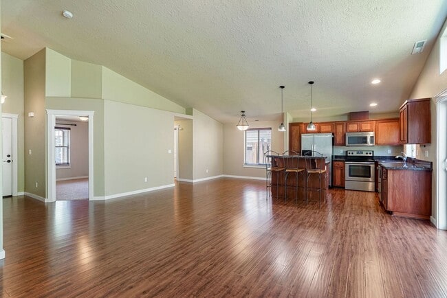 Building Photo - Well-Kept 3 bed, 2 bath home in South Salem
