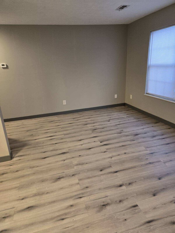 Building Photo - 573 Irving Wick Dr E