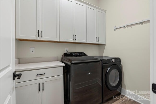 Building Photo - 1109 Masefield Ave