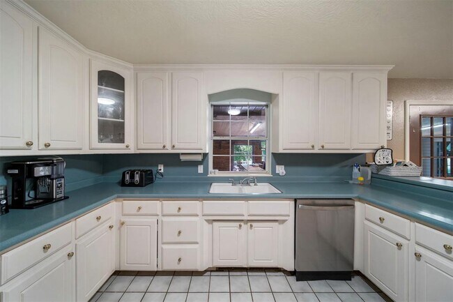 Building Photo - 1829 Ranchwood Dr