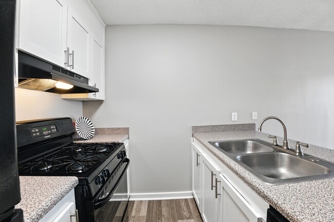 Building Photo - Stonewood Apartments