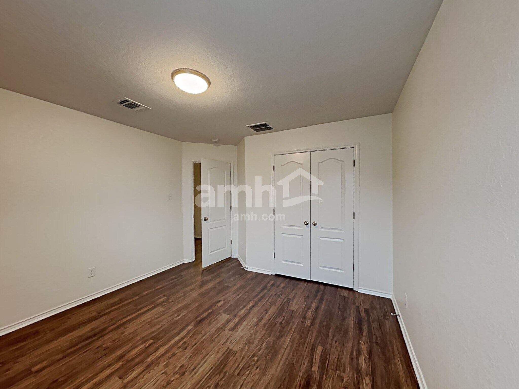Building Photo - 135 Bass Ln