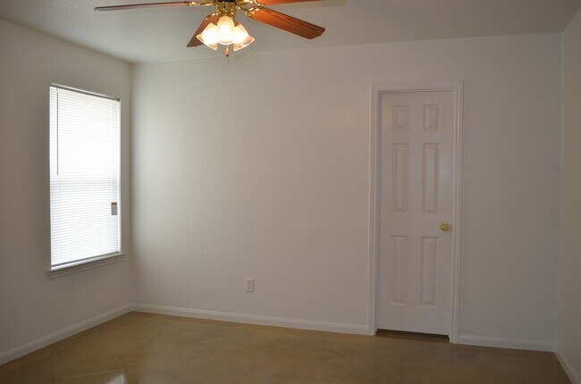 Building Photo - 938 RAMB